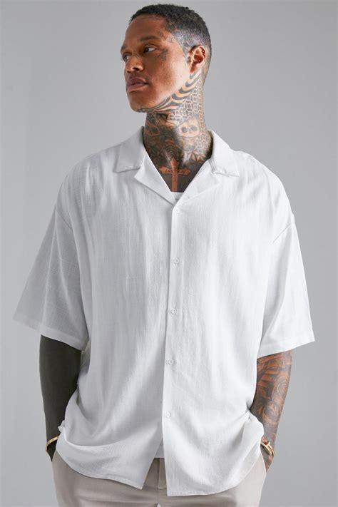 u boxy short sleeve shirt.